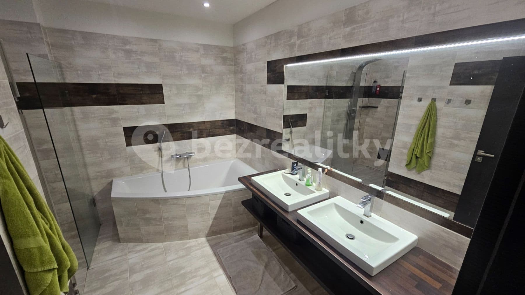 2 bedroom with open-plan kitchen flat to rent, 92 m², Nechanická, Prague, Prague 2 bedroom with open-plan kitchen flat to rent, 92 m², Nechanická, Prague, Prague