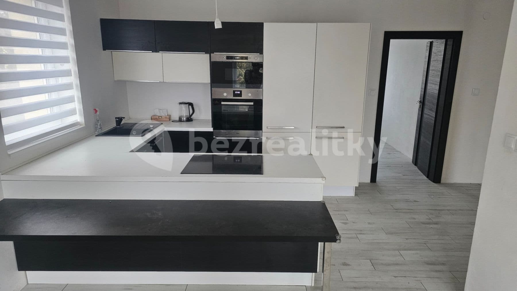 2 bedroom with open-plan kitchen flat to rent, 92 m², Nechanická, Prague, Prague 2 bedroom with open-plan kitchen flat to rent, 92 m², Nechanická, Prague, Prague