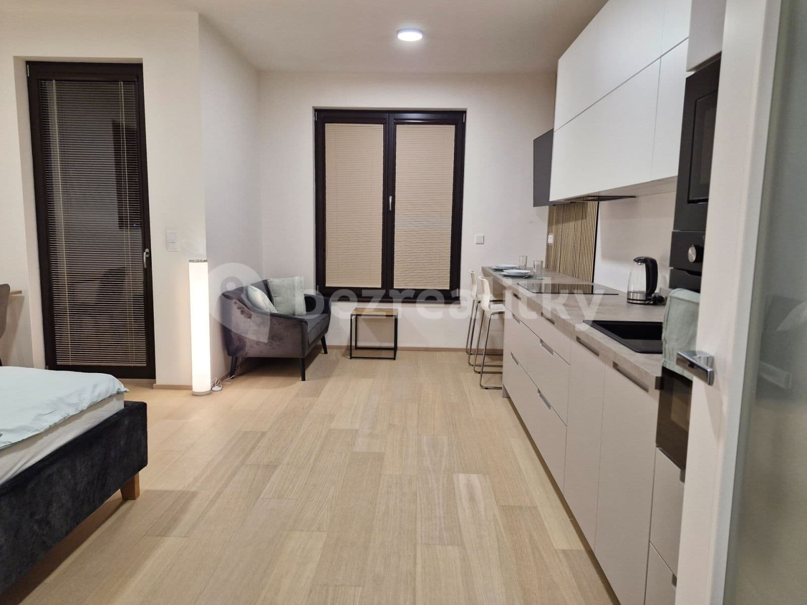 Studio flat to rent, 40 m², V Třešňovce, Prague, Prague Studio flat to rent, 40 m², V Třešňovce, Prague, Prague