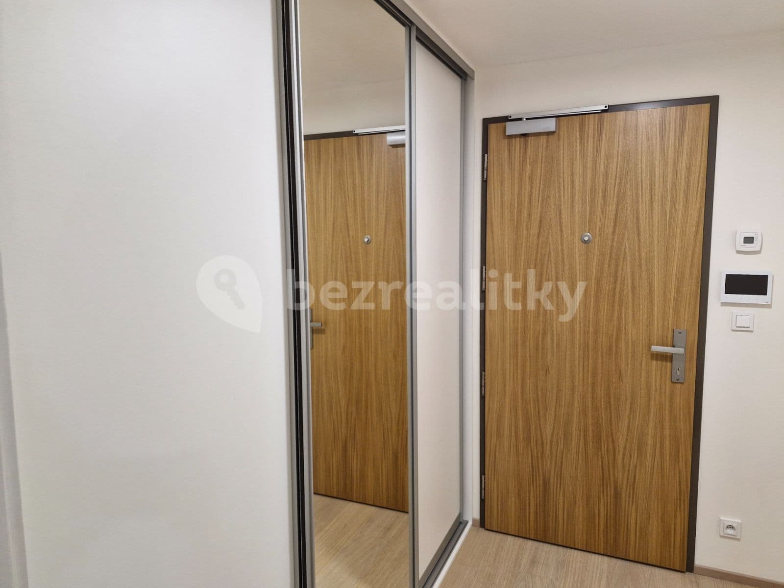 Studio flat to rent, 40 m², V Třešňovce, Prague, Prague Studio flat to rent, 40 m², V Třešňovce, Prague, Prague