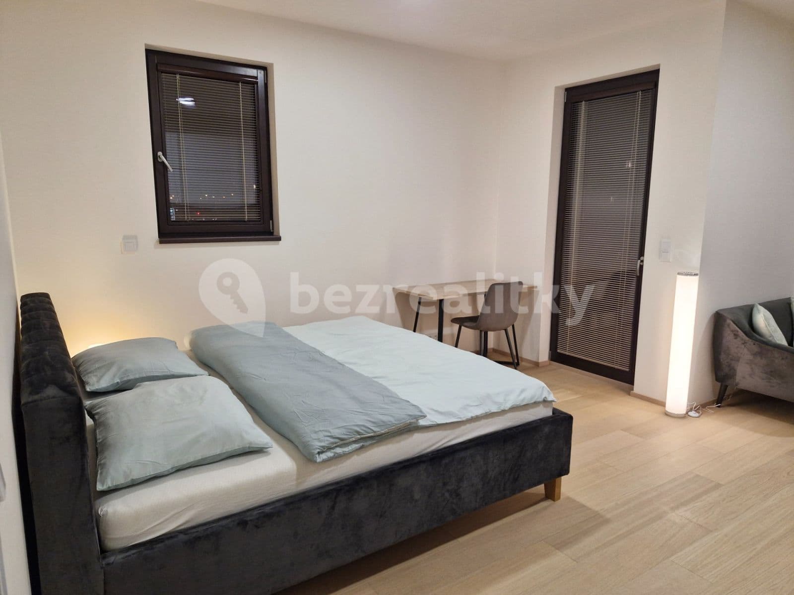 Studio flat to rent, 40 m², V Třešňovce, Prague, Prague Studio flat to rent, 40 m², V Třešňovce, Prague, Prague