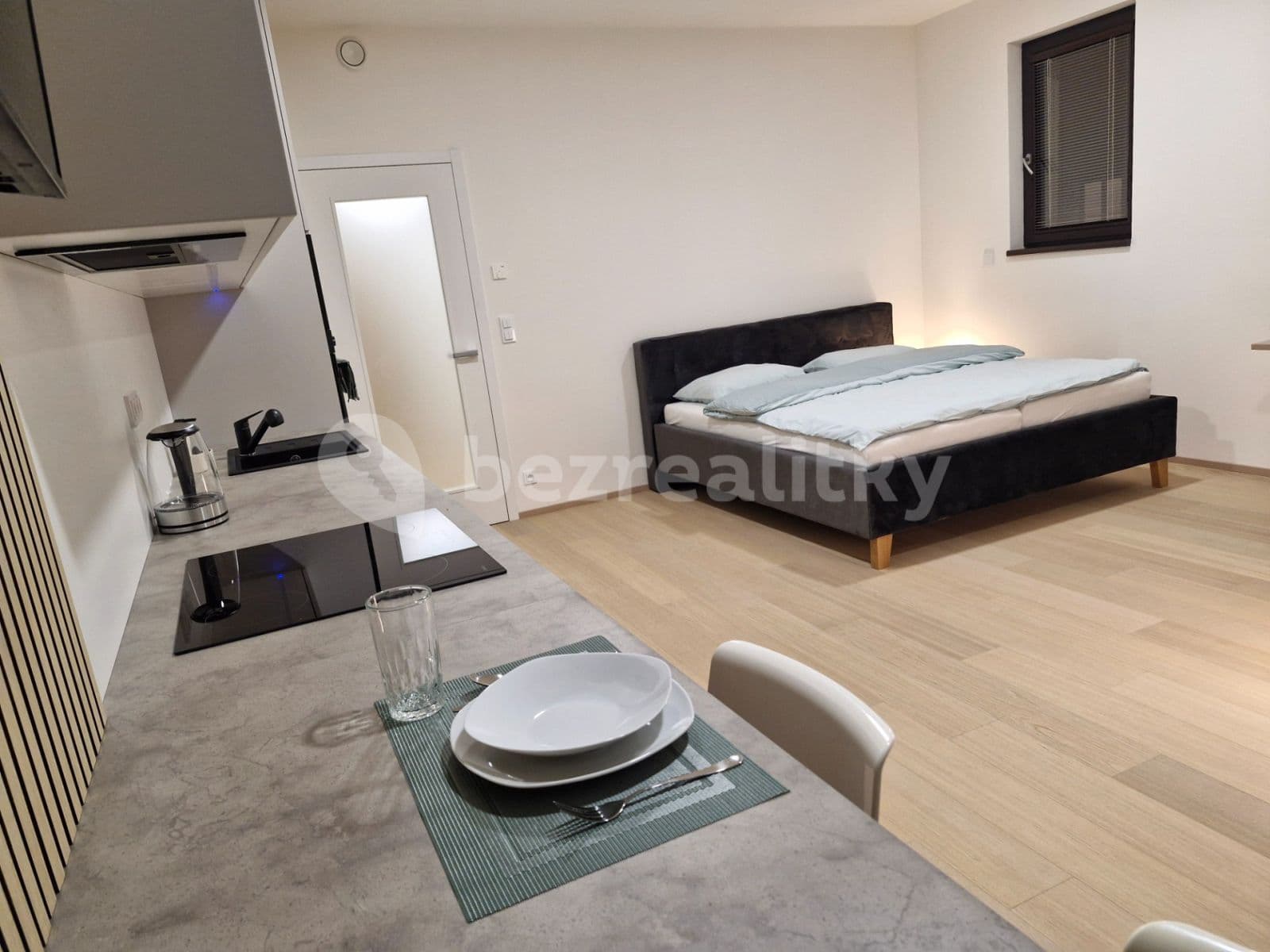 Studio flat to rent, 40 m², V Třešňovce, Prague, Prague Studio flat to rent, 40 m², V Třešňovce, Prague, Prague