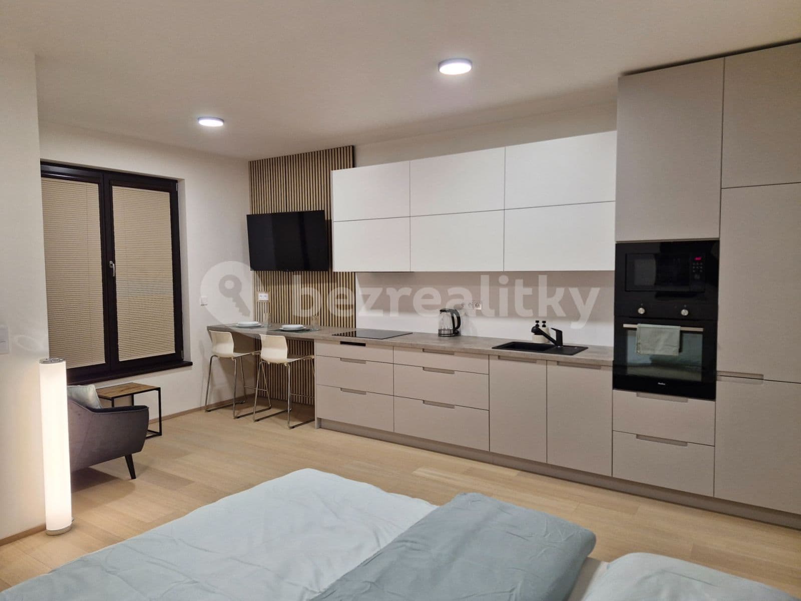 Studio flat to rent, 40 m², V Třešňovce, Prague, Prague Studio flat to rent, 40 m², V Třešňovce, Prague, Prague