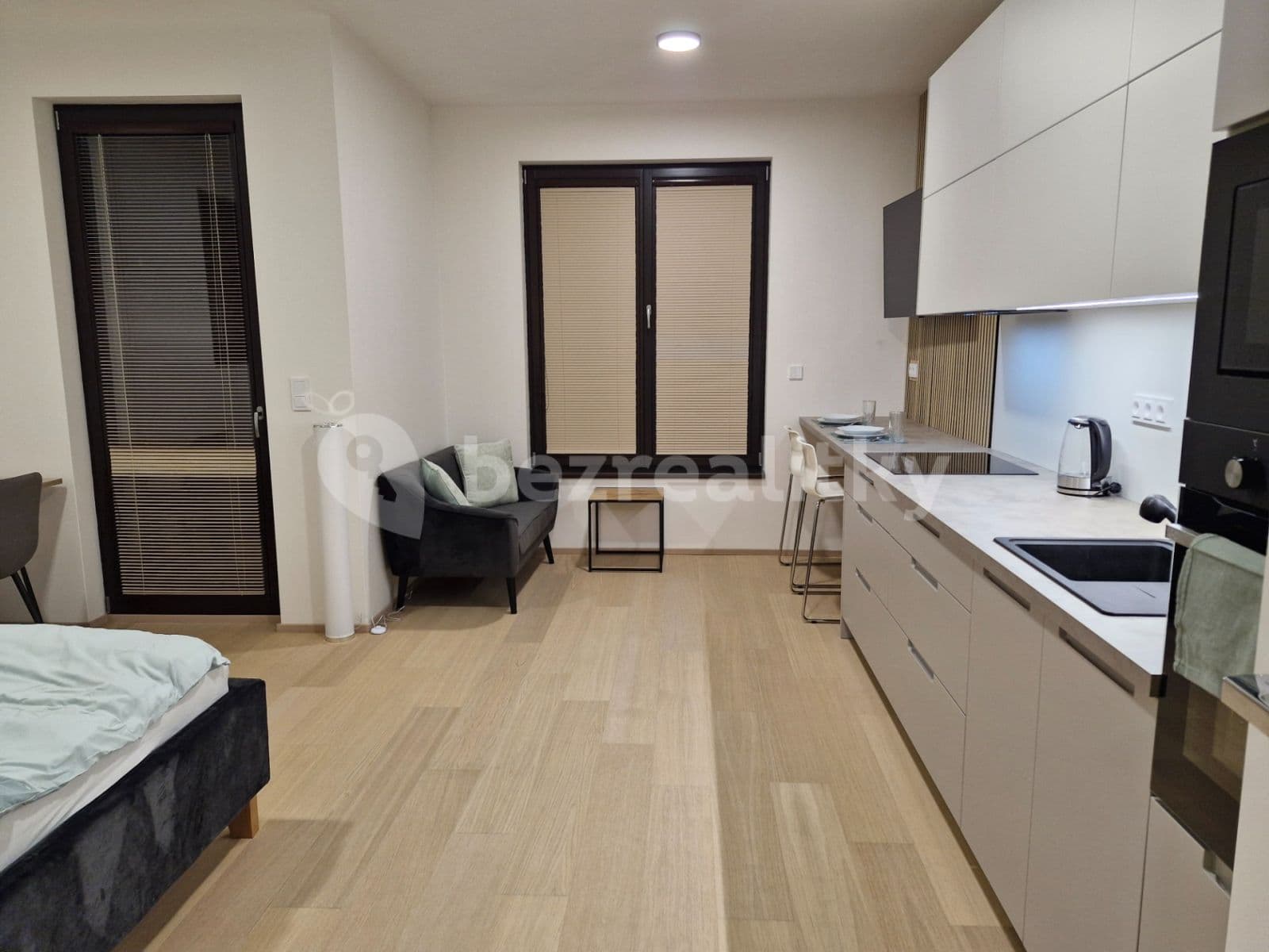 Studio flat to rent, 40 m², V Třešňovce, Prague, Prague Studio flat to rent, 40 m², V Třešňovce, Prague, Prague