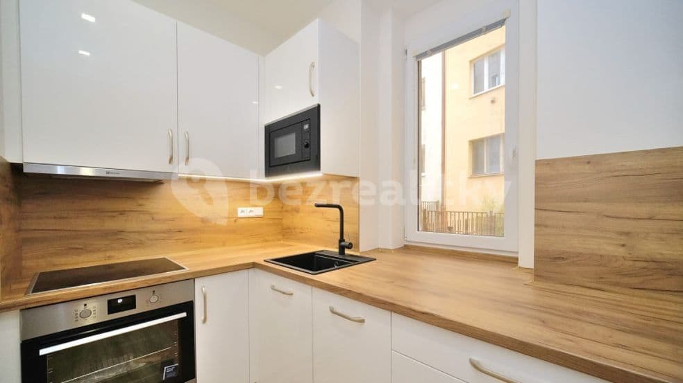 2 bedroom with open-plan kitchen flat to rent, 62 m², Terronská, Prague, Prague 2 bedroom with open-plan kitchen flat to rent, 62 m², Terronská, Prague, Prague