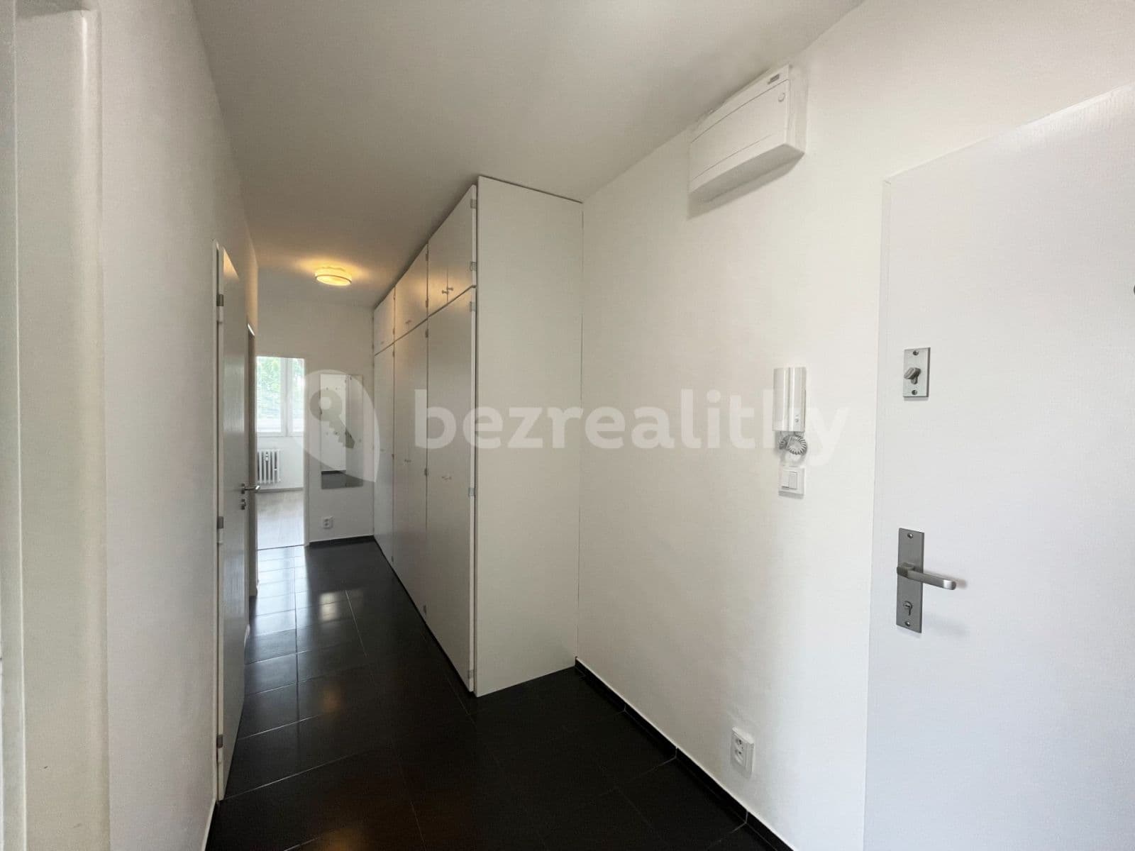 2 bedroom with open-plan kitchen flat to rent, 58 m², Záveská, Prague, Prague 2 bedroom with open-plan kitchen flat to rent, 58 m², Záveská, Prague, Prague