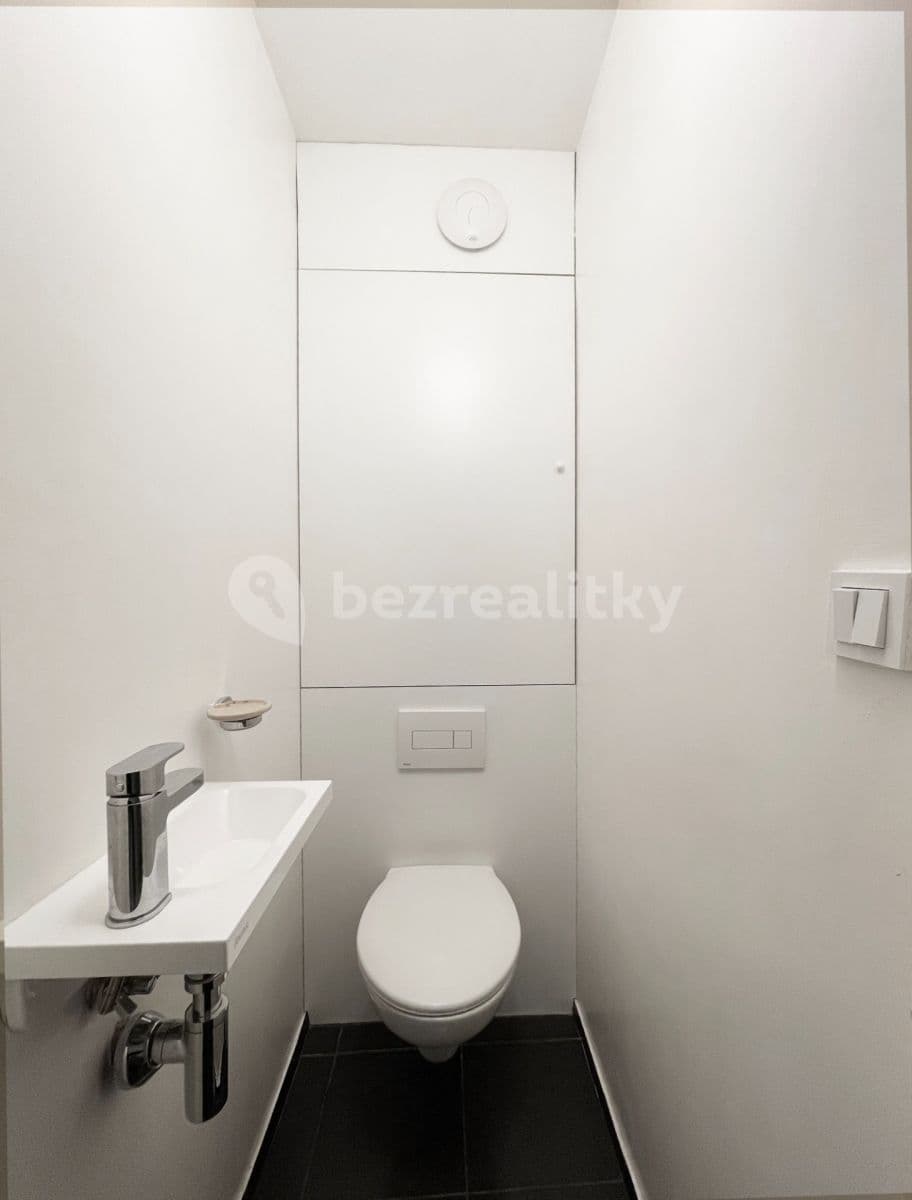 2 bedroom with open-plan kitchen flat to rent, 58 m², Záveská, Prague, Prague 2 bedroom with open-plan kitchen flat to rent, 58 m², Záveská, Prague, Prague