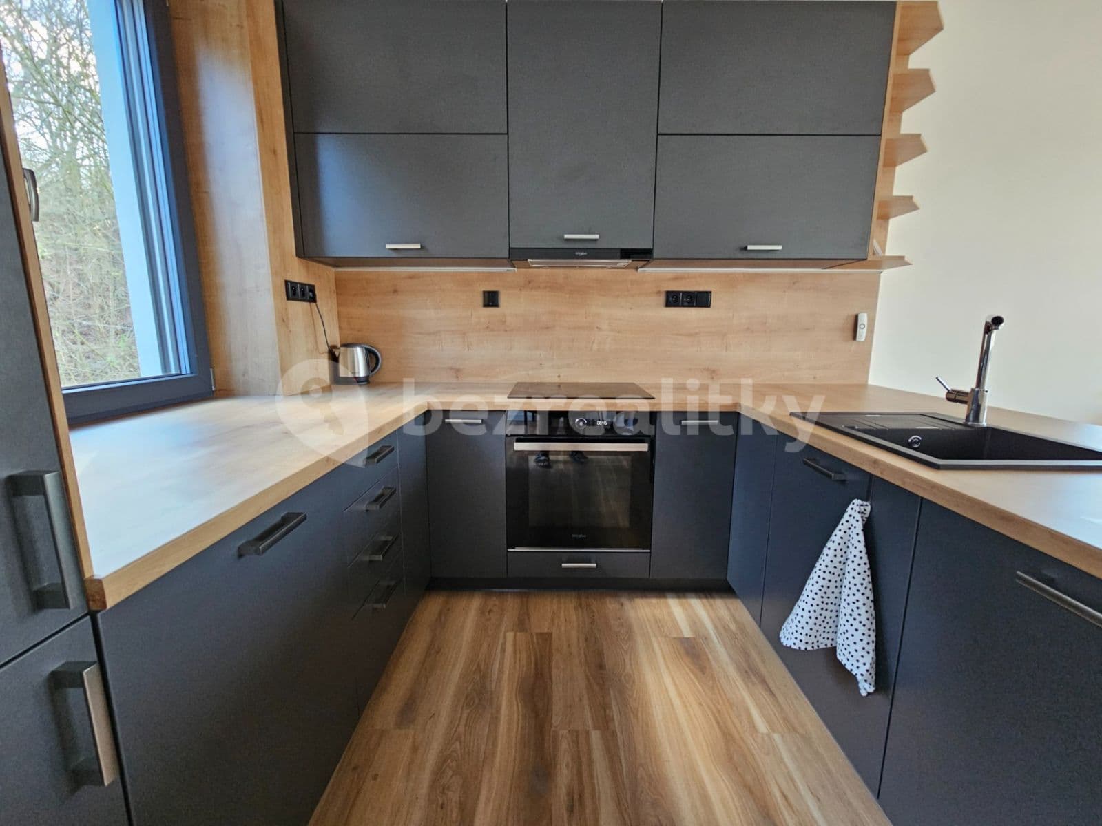 3 bedroom with open-plan kitchen flat to rent, 96 m², Dykova, Ústí nad Labem, Ústecký Region 3 bedroom with open-plan kitchen flat to rent, 96 m², Dykova, Ústí nad Labem, Ústecký Region