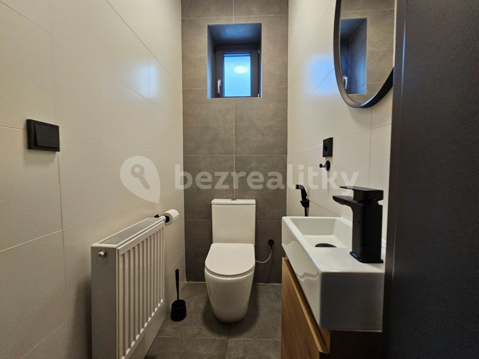 3 bedroom with open-plan kitchen flat to rent, 96 m², Dykova, Ústí nad Labem, Ústecký Region 3 bedroom with open-plan kitchen flat to rent, 96 m², Dykova, Ústí nad Labem, Ústecký Region