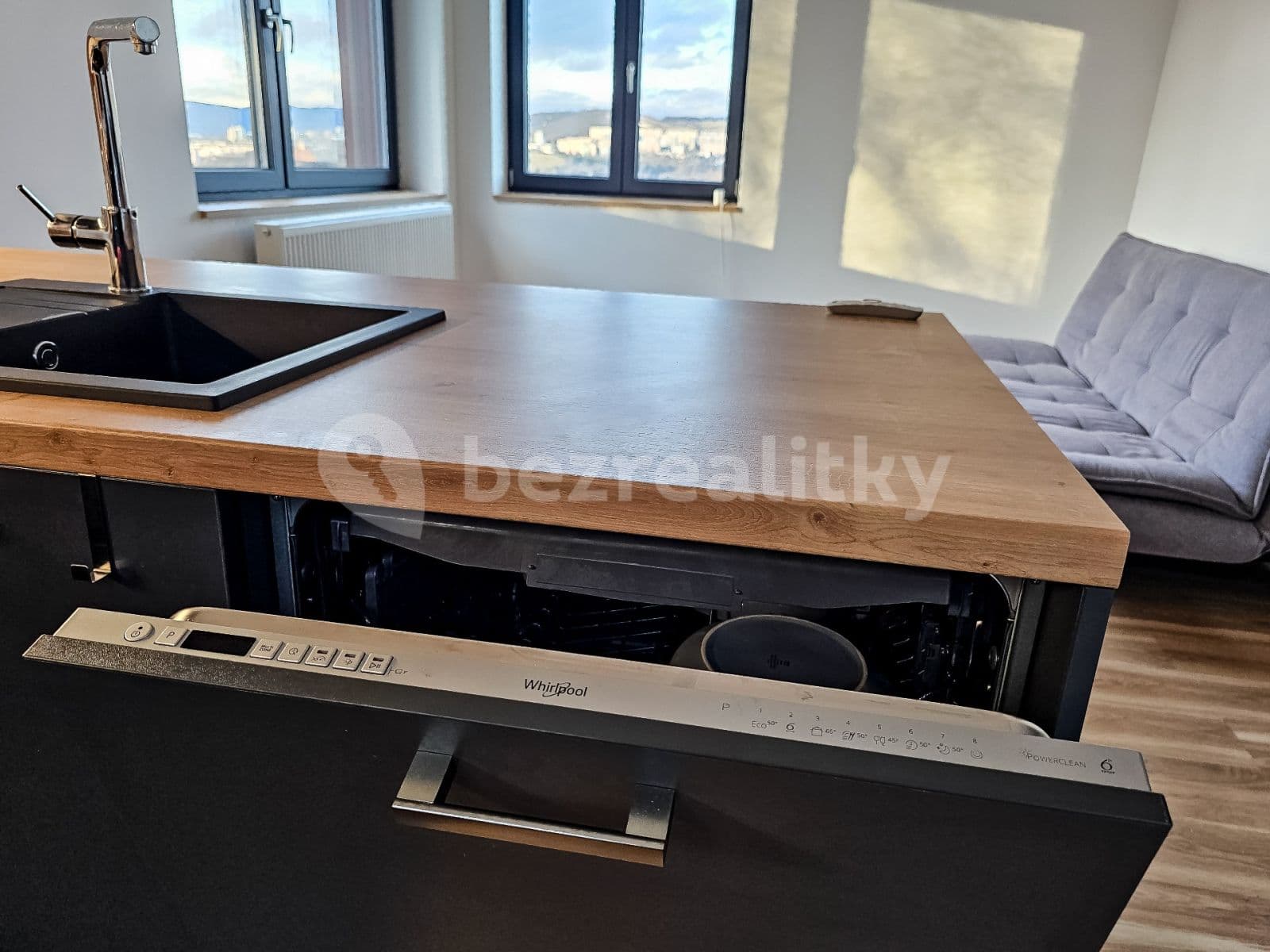 3 bedroom with open-plan kitchen flat to rent, 96 m², Dykova, Ústí nad Labem, Ústecký Region 3 bedroom with open-plan kitchen flat to rent, 96 m², Dykova, Ústí nad Labem, Ústecký Region