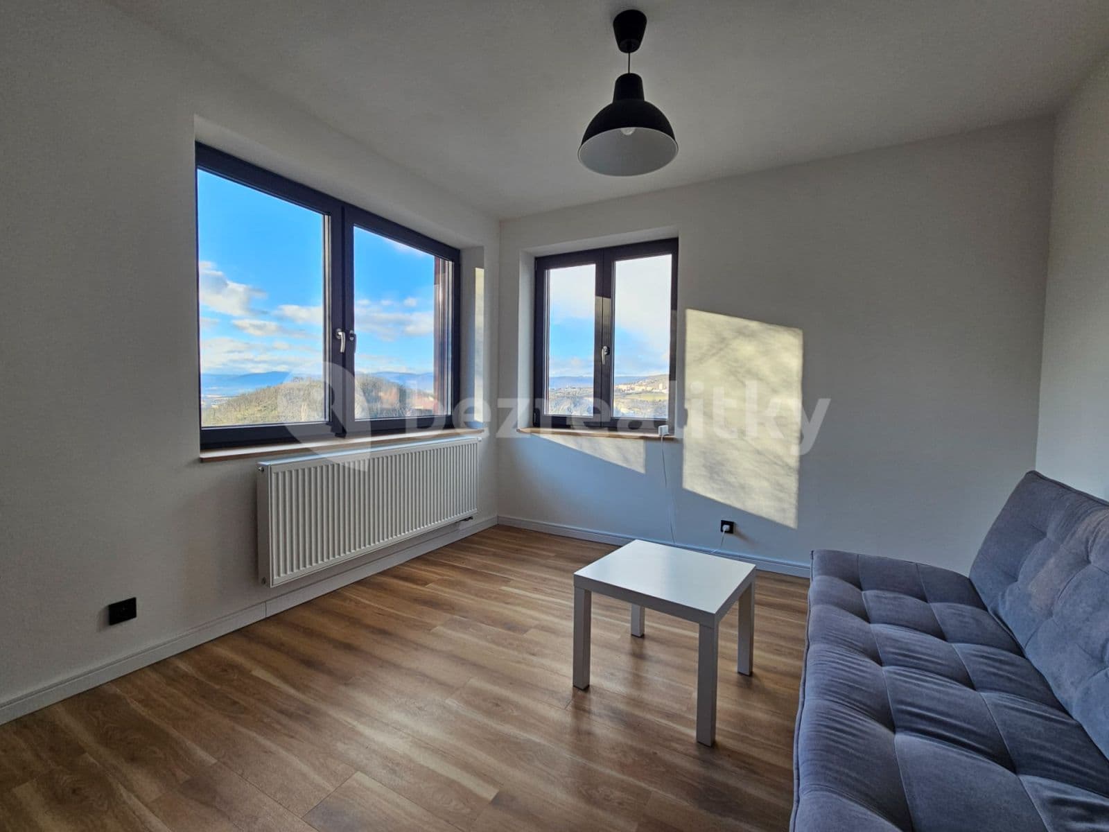 3 bedroom with open-plan kitchen flat to rent, 96 m², Dykova, Ústí nad Labem, Ústecký Region 3 bedroom with open-plan kitchen flat to rent, 96 m², Dykova, Ústí nad Labem, Ústecký Region