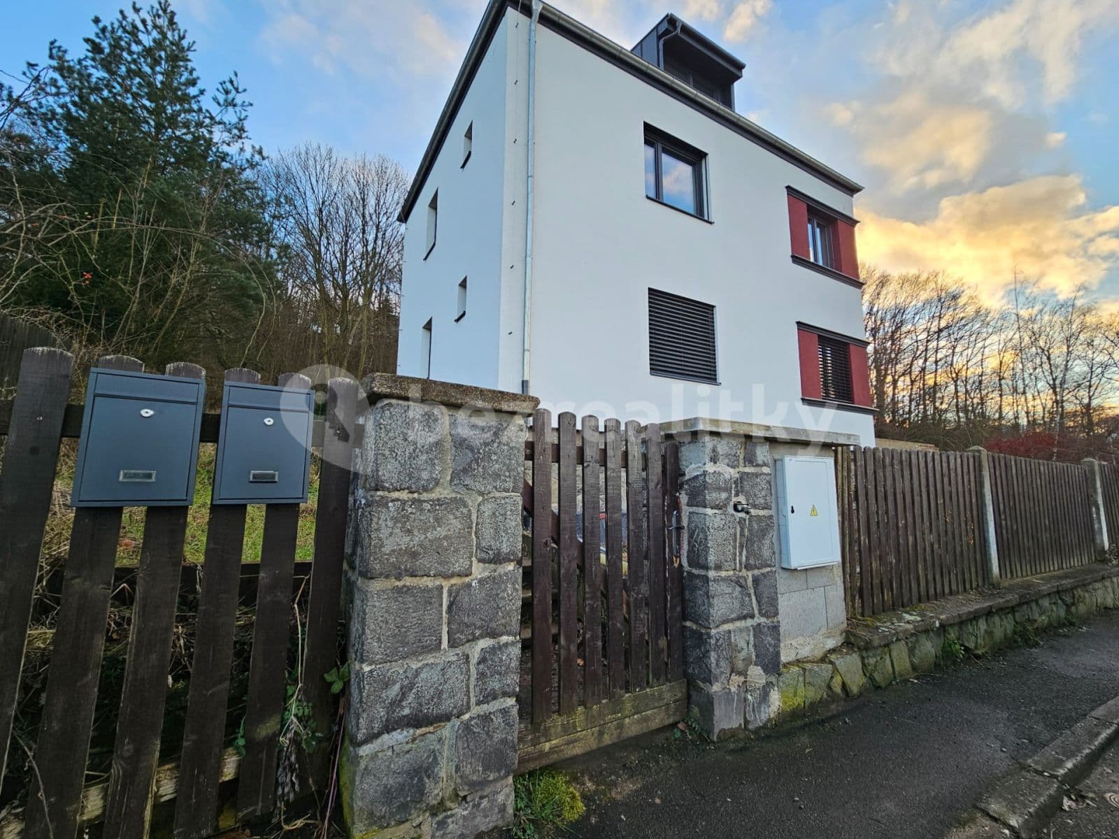 3 bedroom with open-plan kitchen flat to rent, 96 m², Dykova, Ústí nad Labem, Ústecký Region 3 bedroom with open-plan kitchen flat to rent, 96 m², Dykova, Ústí nad Labem, Ústecký Region