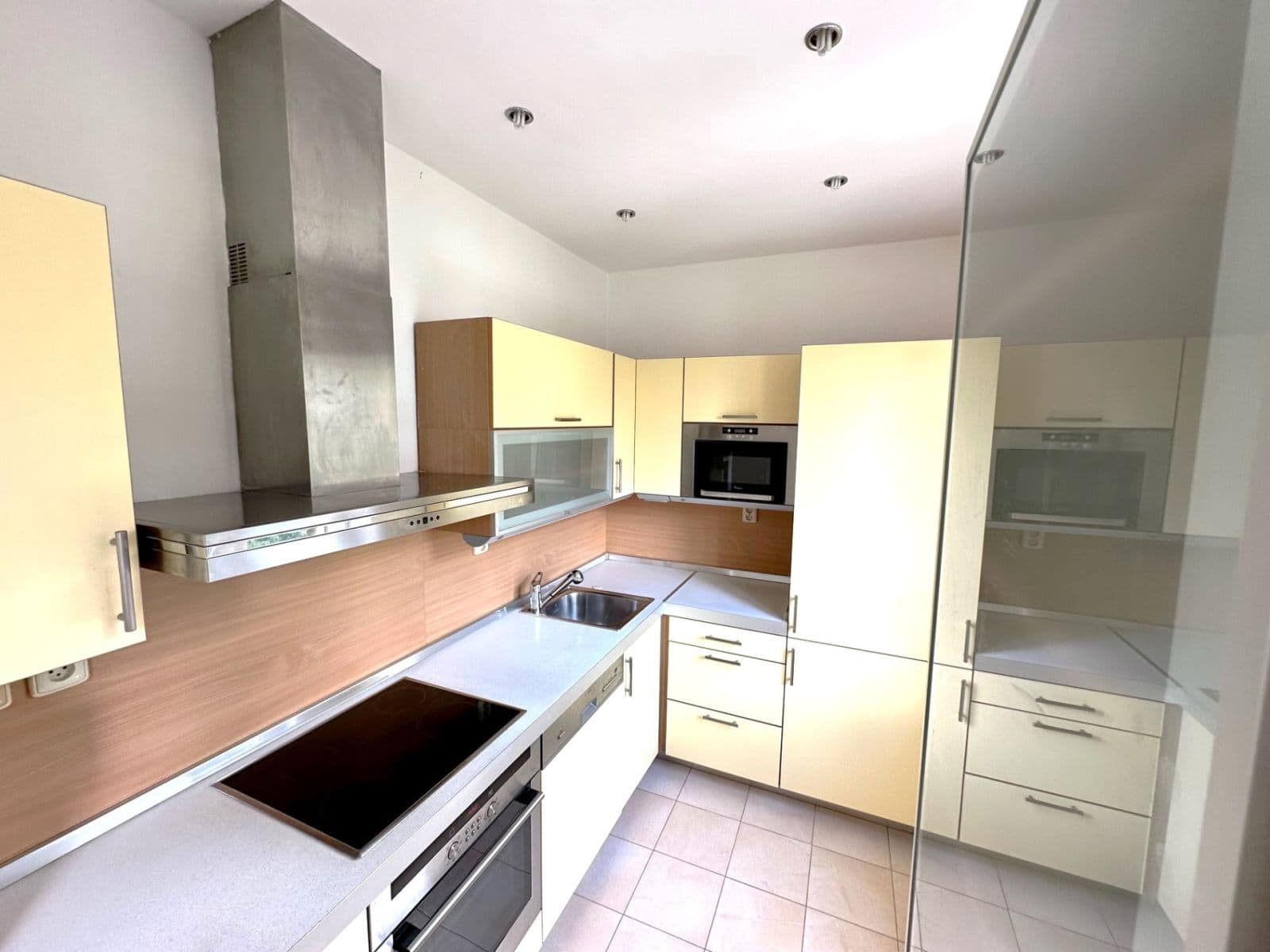 1 bedroom with open-plan kitchen flat to rent, 47 m², Na Pískách, Prague, Prague 1 bedroom with open-plan kitchen flat to rent, 47 m², Na Pískách, Prague, Prague