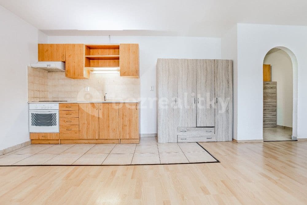 Studio flat for sale, 40 m², Náměstí míru, Protivín, Jihočeský Region Studio flat for sale, 40 m², Náměstí míru, Protivín, Jihočeský Region