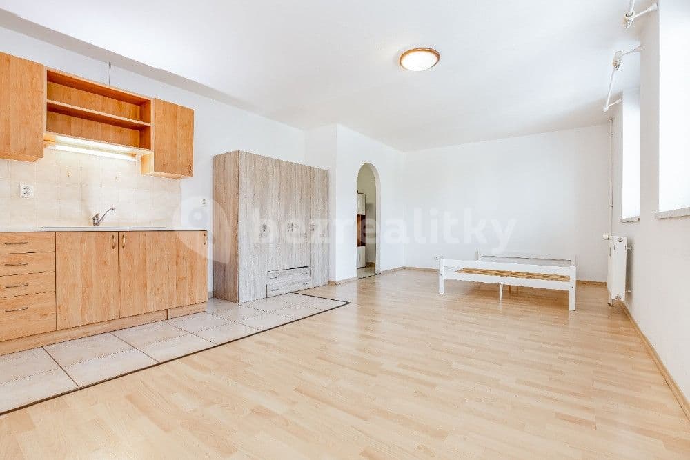 Studio flat for sale, 40 m², Náměstí míru, Protivín, Jihočeský Region Studio flat for sale, 40 m², Náměstí míru, Protivín, Jihočeský Region