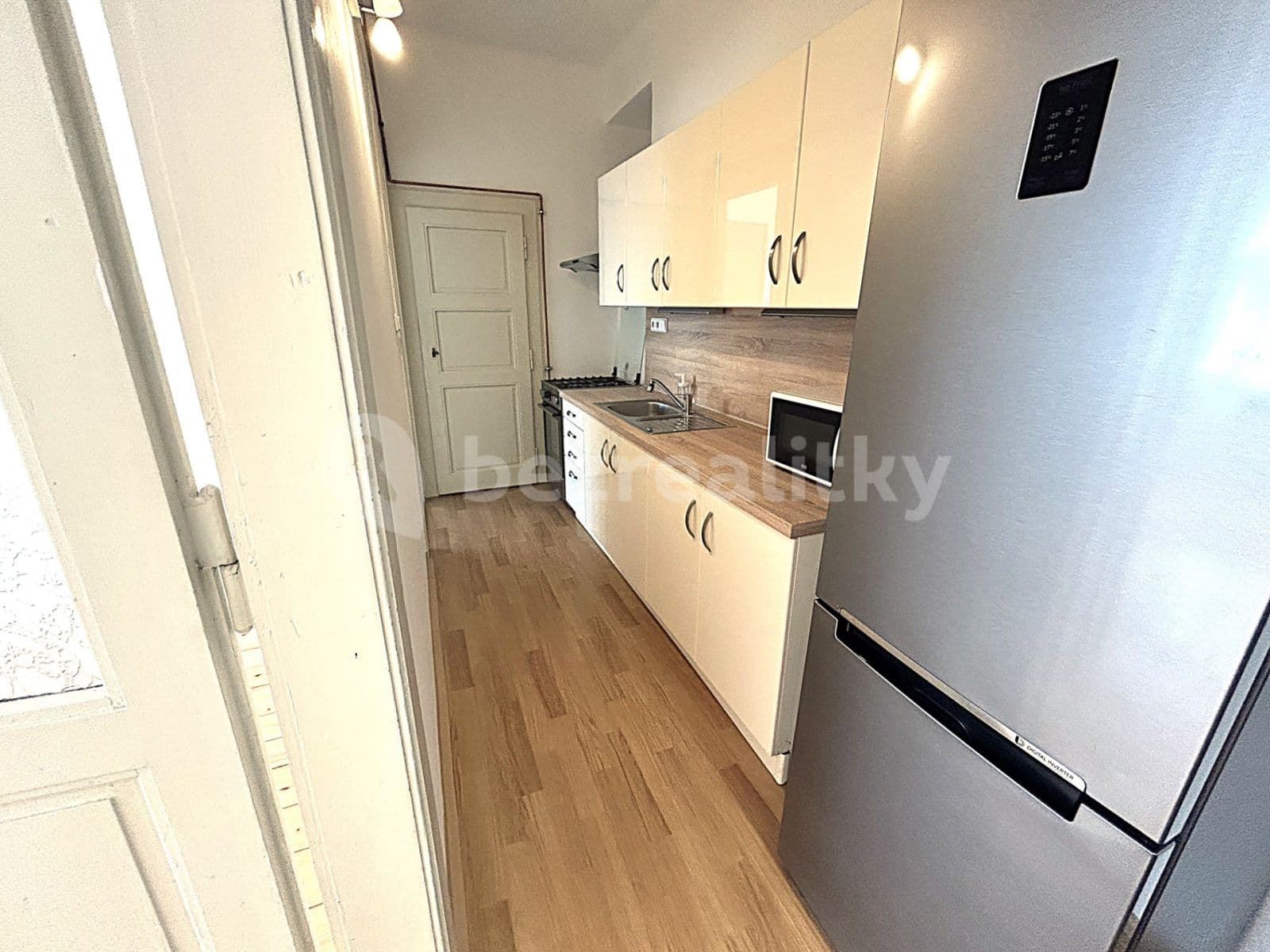 1 bedroom with open-plan kitchen flat to rent, 52 m², Čajkovského, Prague, Prague 1 bedroom with open-plan kitchen flat to rent, 52 m², Čajkovského, Prague, Prague