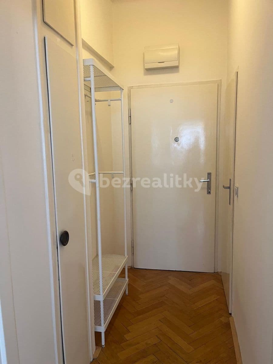 Studio flat to rent, 32 m², Donská, Prague, Prague Studio flat to rent, 32 m², Donská, Prague, Prague