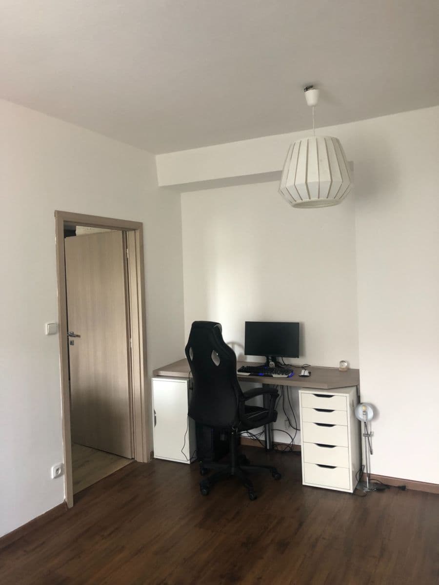 1 bedroom with open-plan kitchen flat to rent, 53 m², Macanova, Pardubice, Pardubický Region 1 bedroom with open-plan kitchen flat to rent, 53 m², Macanova, Pardubice, Pardubický Region