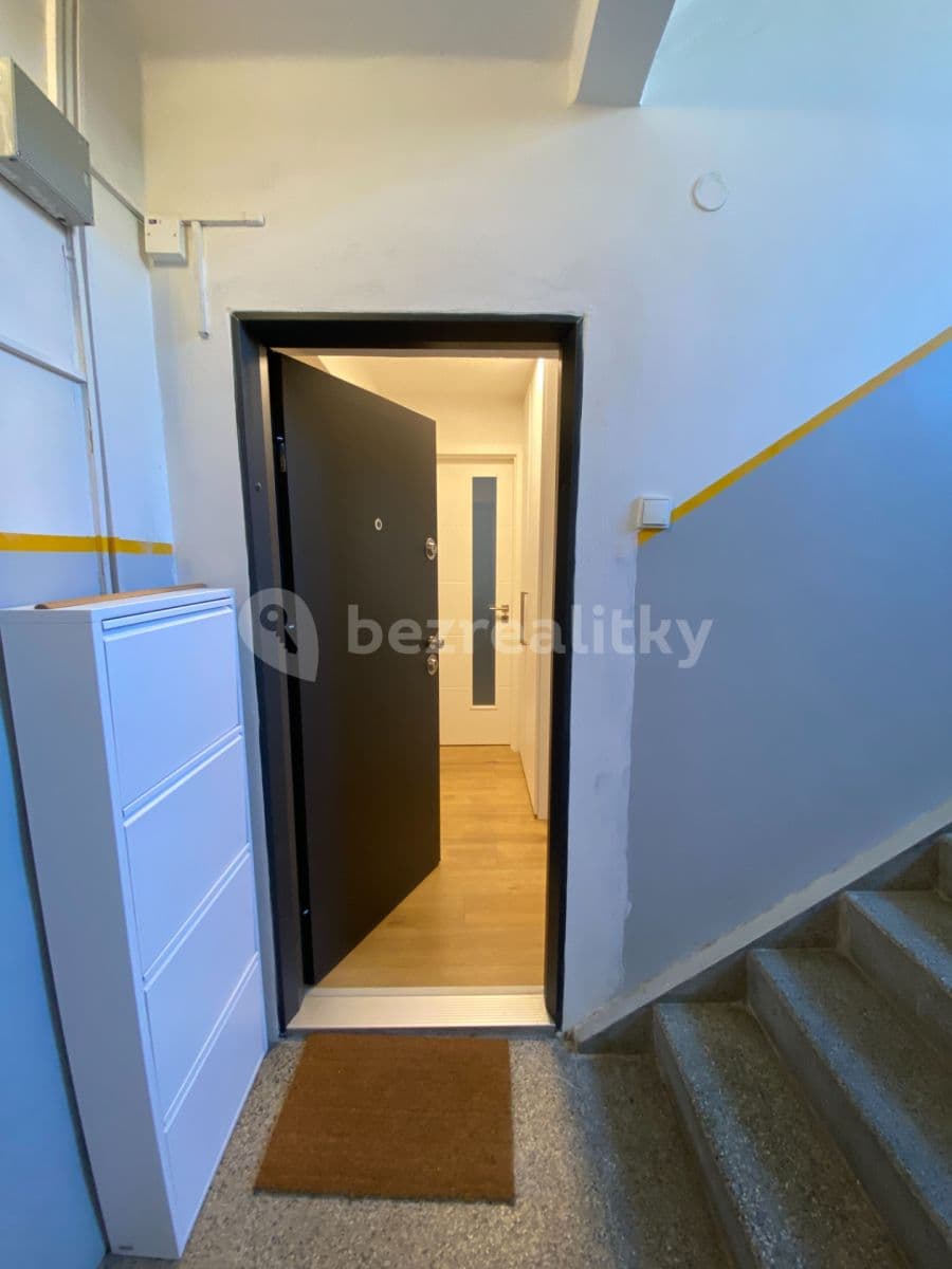 1 bedroom with open-plan kitchen flat to rent, 50 m², Jeremenkova, Prague, Prague 1 bedroom with open-plan kitchen flat to rent, 50 m², Jeremenkova, Prague, Prague