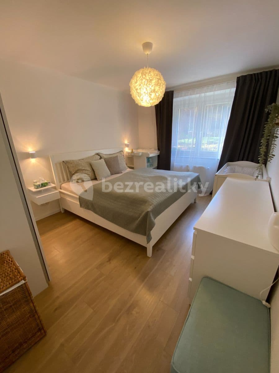 1 bedroom with open-plan kitchen flat to rent, 50 m², Jeremenkova, Prague, Prague 1 bedroom with open-plan kitchen flat to rent, 50 m², Jeremenkova, Prague, Prague
