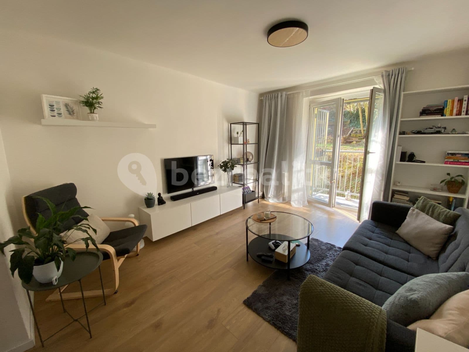 1 bedroom with open-plan kitchen flat to rent, 50 m², Jeremenkova, Prague, Prague 1 bedroom with open-plan kitchen flat to rent, 50 m², Jeremenkova, Prague, Prague