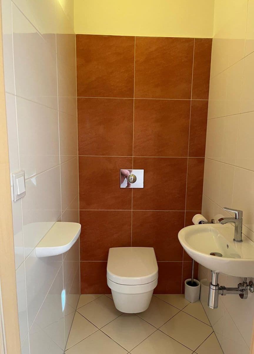 3 bedroom with open-plan kitchen flat to rent, 220 m², Na Okraji, Prague, Prague 3 bedroom with open-plan kitchen flat to rent, 220 m², Na Okraji, Prague, Prague