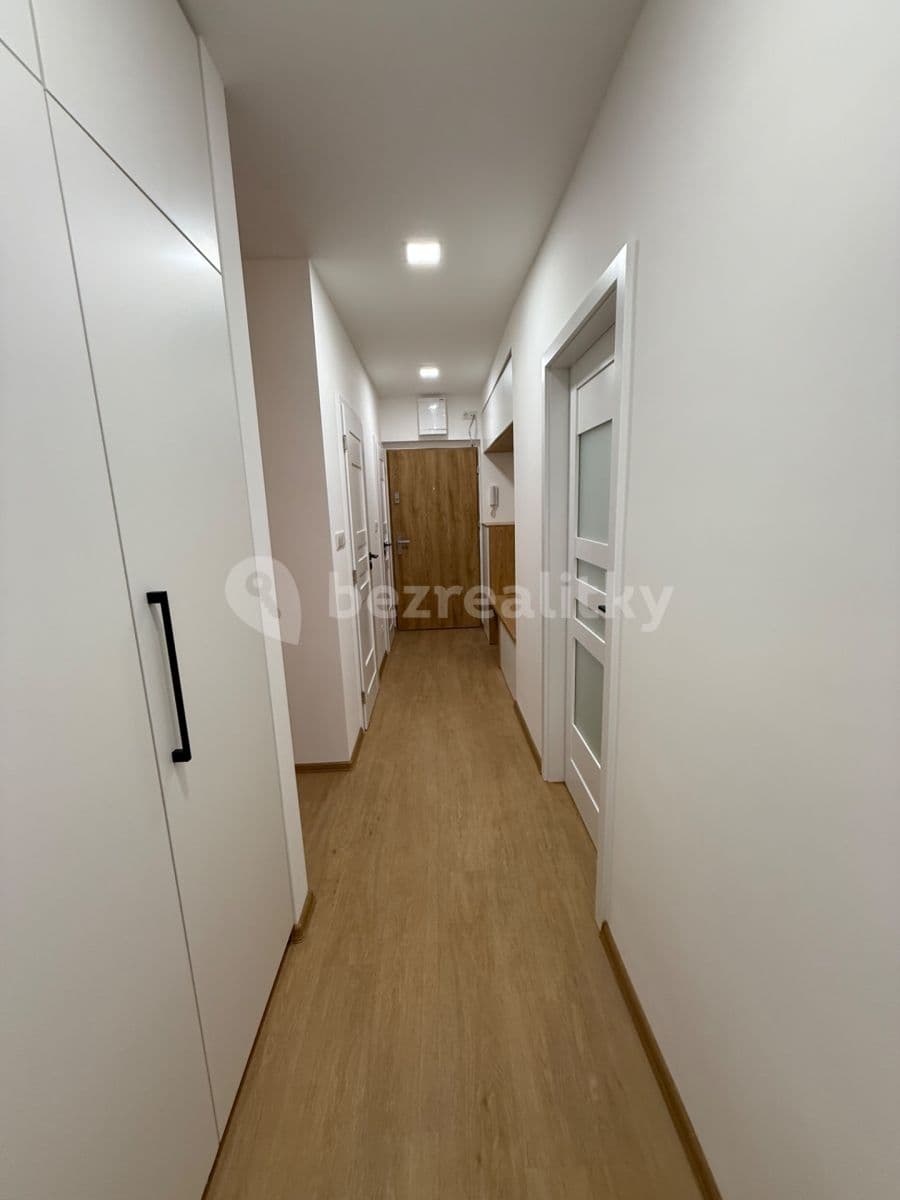 3 bedroom with open-plan kitchen flat to rent, 90 m², Škroupova, Hradec Králové, Královéhradecký Region 3 bedroom with open-plan kitchen flat to rent, 90 m², Škroupova, Hradec Králové, Královéhradecký Region