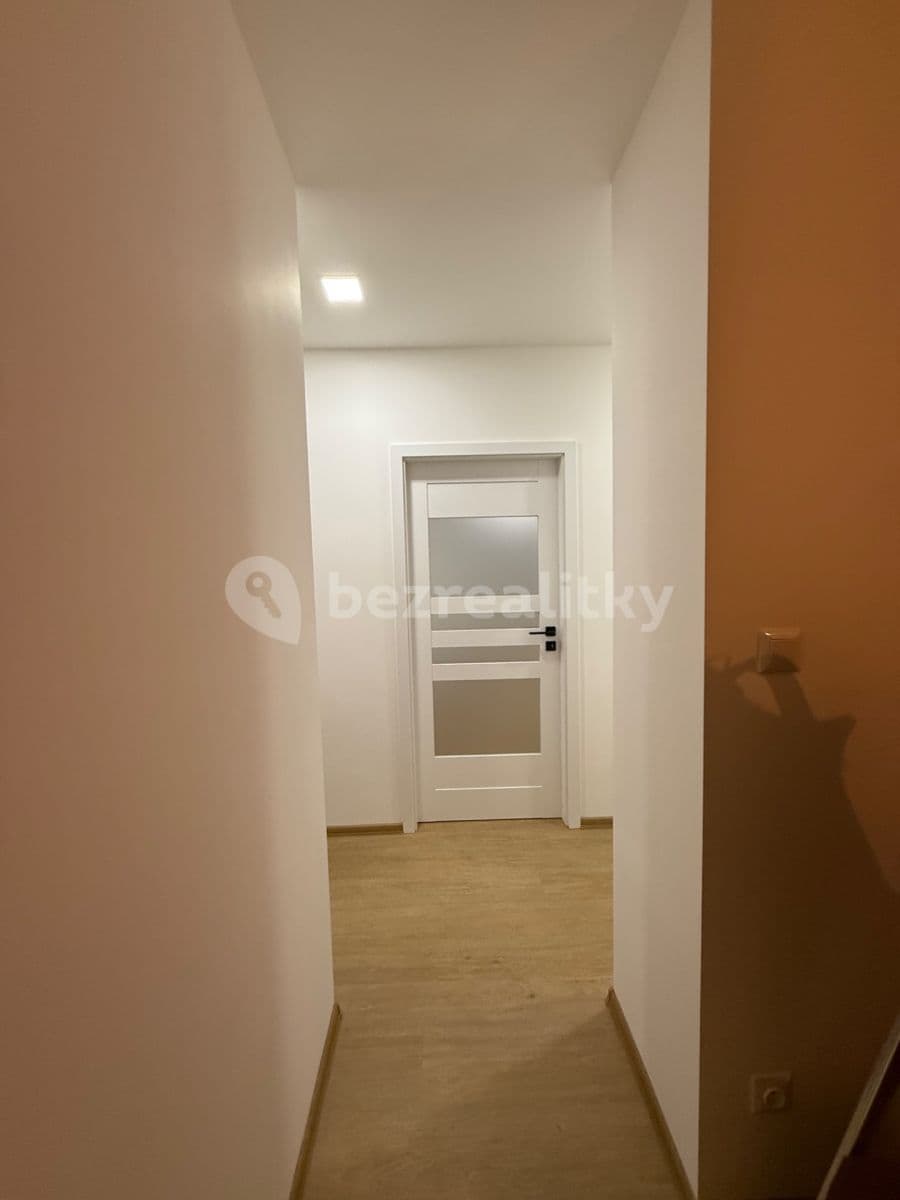 3 bedroom with open-plan kitchen flat to rent, 90 m², Škroupova, Hradec Králové, Královéhradecký Region 3 bedroom with open-plan kitchen flat to rent, 90 m², Škroupova, Hradec Králové, Královéhradecký Region