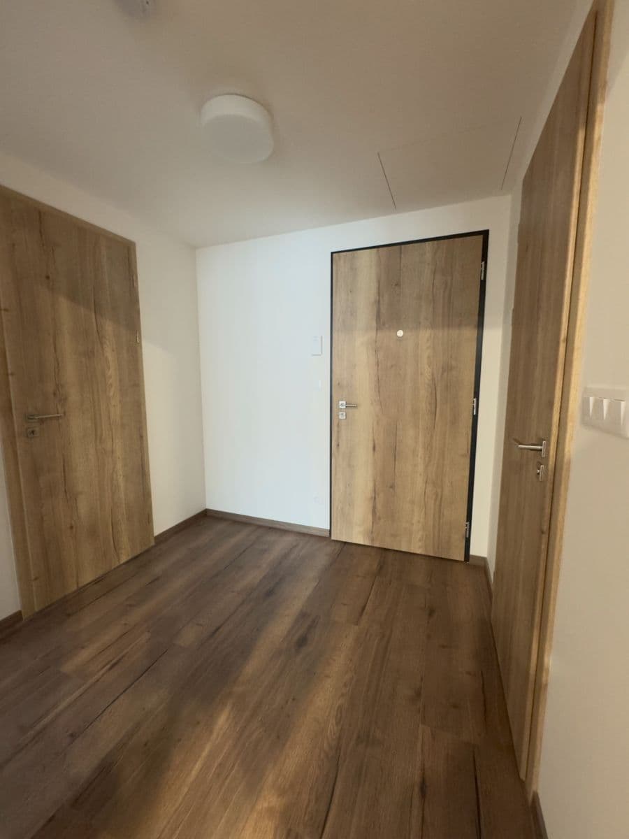 1 bedroom with open-plan kitchen flat to rent, 54 m², Kolbenova, Prague, Prague 1 bedroom with open-plan kitchen flat to rent, 54 m², Kolbenova, Prague, Prague