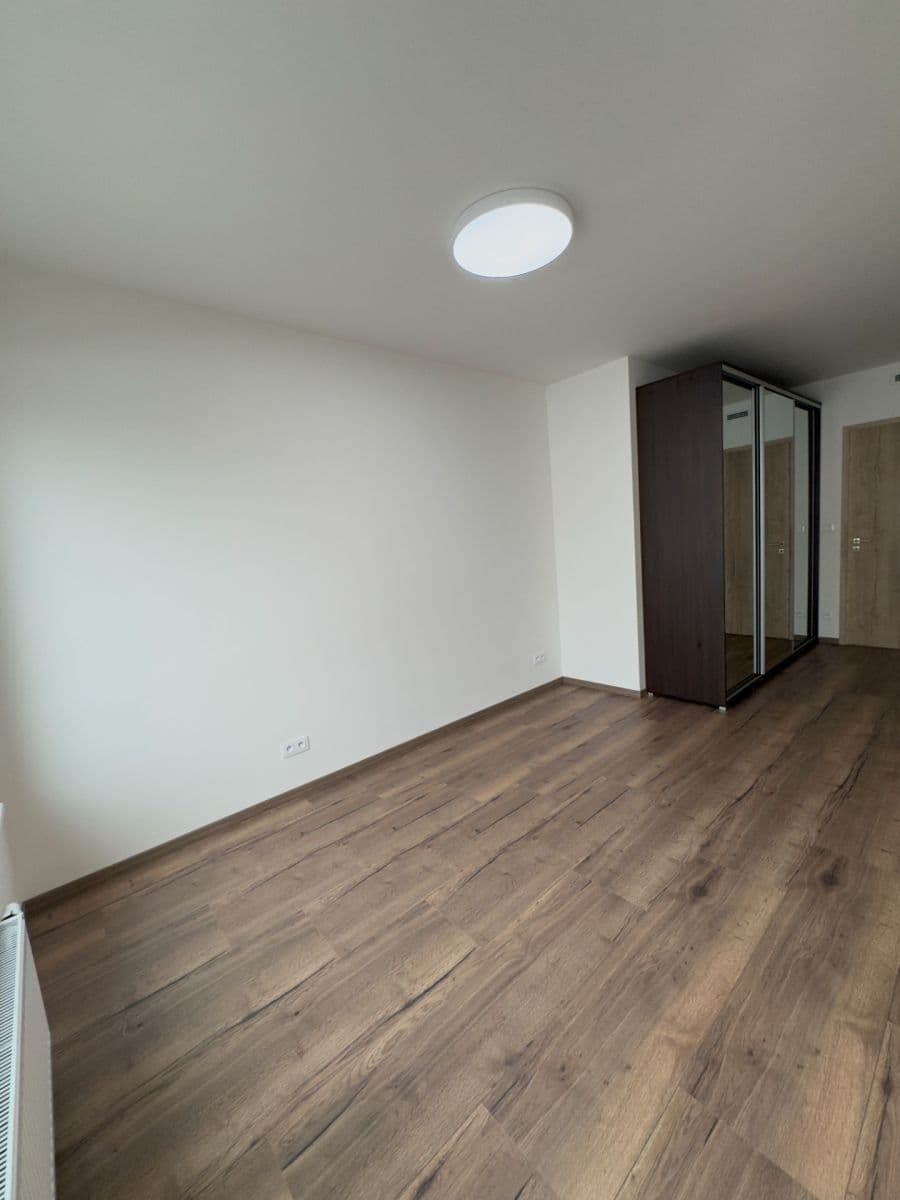 1 bedroom with open-plan kitchen flat to rent, 54 m², Kolbenova, Prague, Prague 1 bedroom with open-plan kitchen flat to rent, 54 m², Kolbenova, Prague, Prague