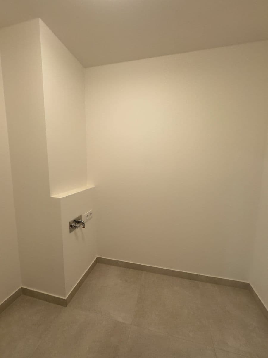 1 bedroom with open-plan kitchen flat to rent, 54 m², Kolbenova, Prague, Prague 1 bedroom with open-plan kitchen flat to rent, 54 m², Kolbenova, Prague, Prague