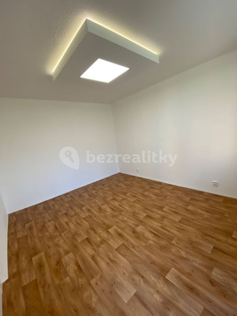 3 bedroom flat to rent, 74 m², Pod Soudním vrchem, Znojmo, Jihomoravský Region 3 bedroom flat to rent, 74 m², Pod Soudním vrchem, Znojmo, Jihomoravský Region