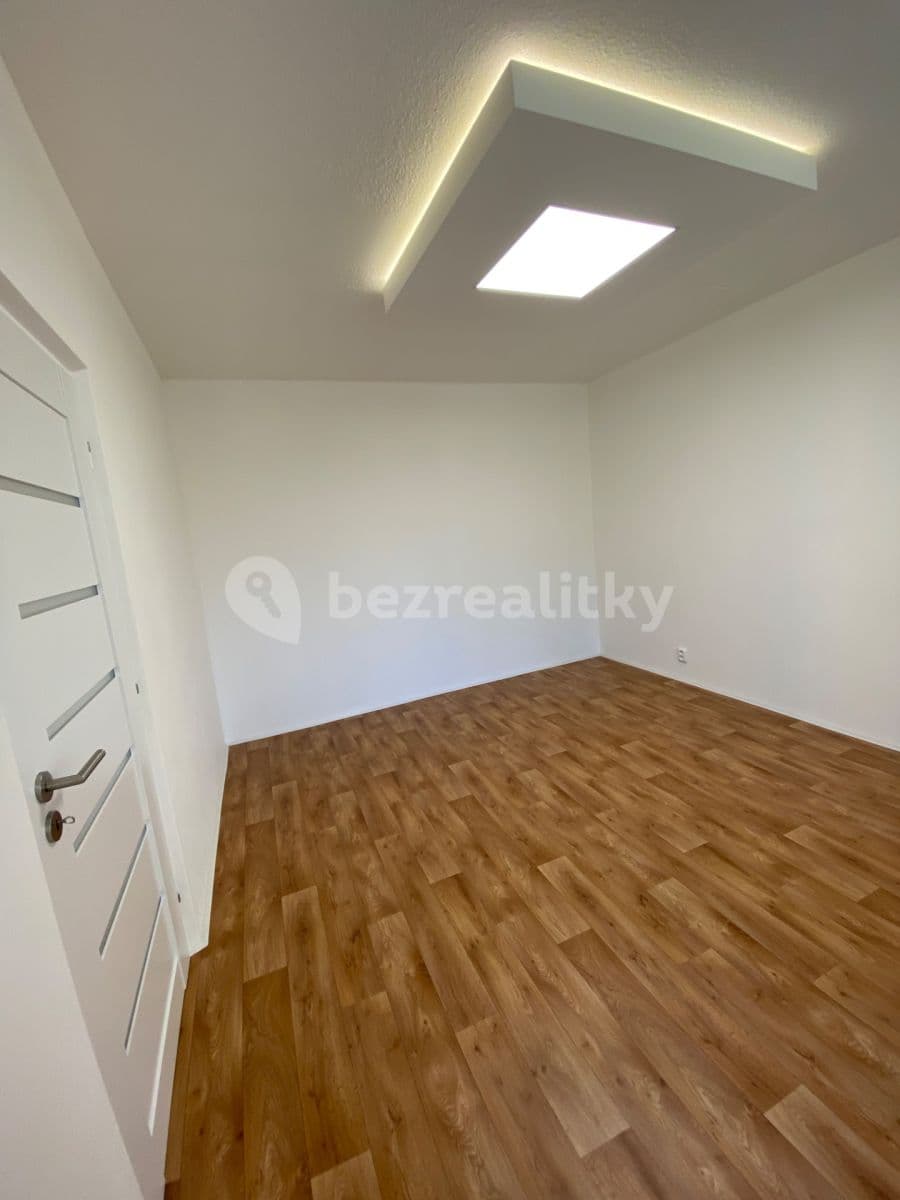 3 bedroom flat to rent, 74 m², Pod Soudním vrchem, Znojmo, Jihomoravský Region 3 bedroom flat to rent, 74 m², Pod Soudním vrchem, Znojmo, Jihomoravský Region