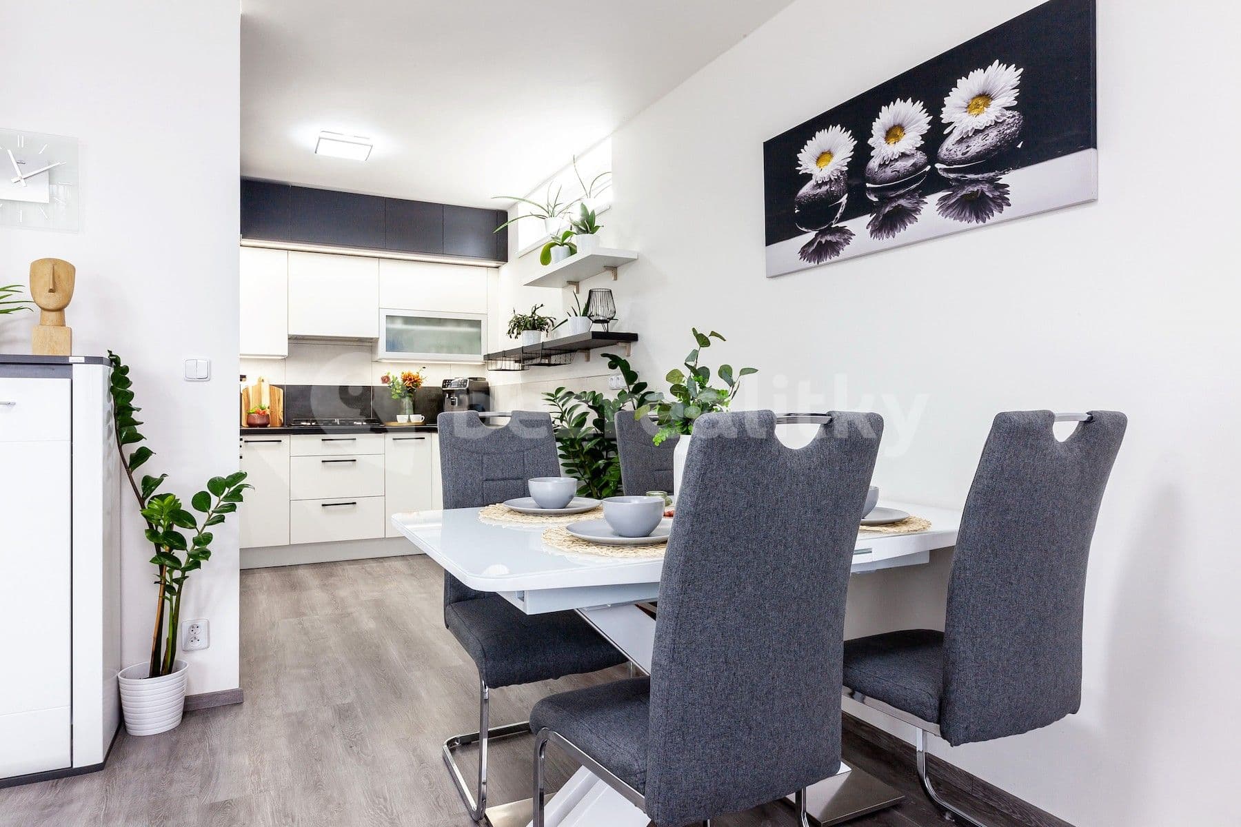 3 bedroom with open-plan kitchen flat to rent, 86 m², Zelený pruh, Prague, Prague 3 bedroom with open-plan kitchen flat to rent, 86 m², Zelený pruh, Prague, Prague