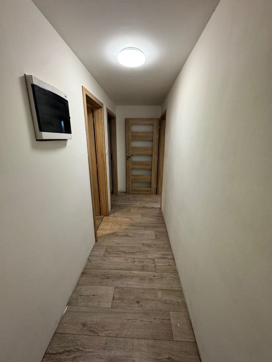 1 bedroom with open-plan kitchen flat to rent, 60 m², Štenclova, Dašice, Pardubický Region 1 bedroom with open-plan kitchen flat to rent, 60 m², Štenclova, Dašice, Pardubický Region