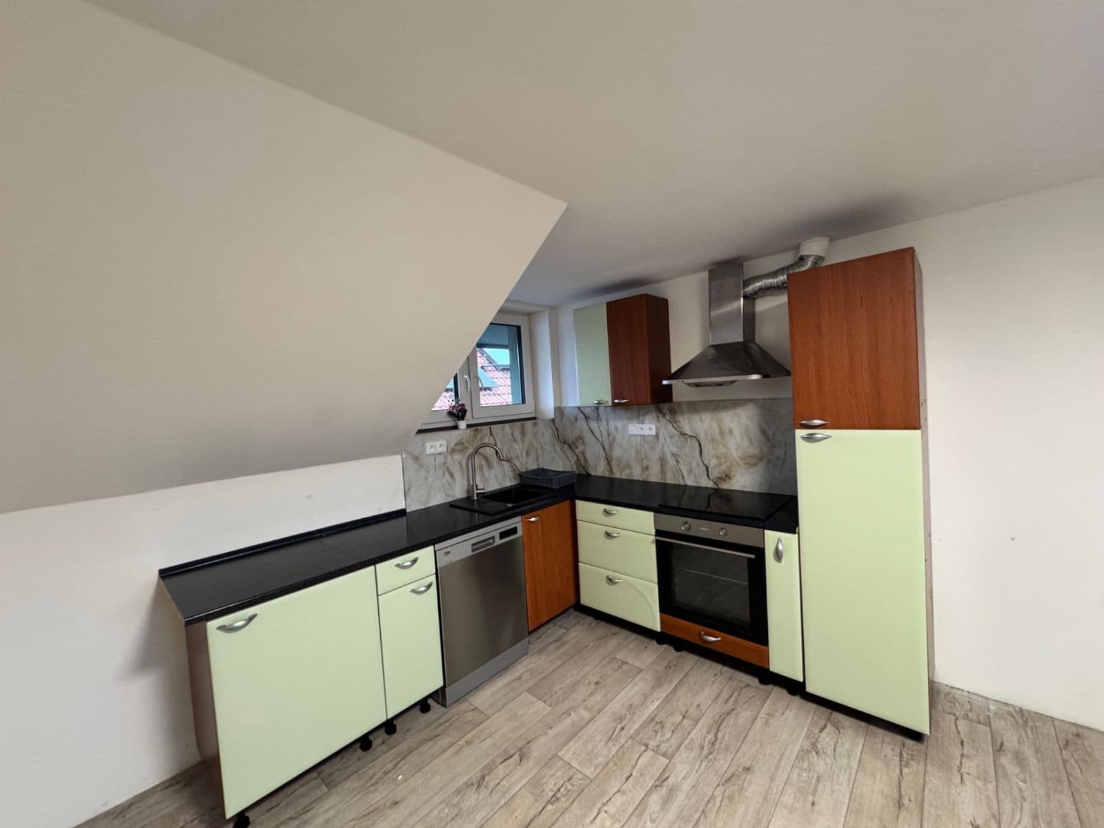 1 bedroom with open-plan kitchen flat to rent, 60 m², Štenclova, Dašice, Pardubický Region 1 bedroom with open-plan kitchen flat to rent, 60 m², Štenclova, Dašice, Pardubický Region