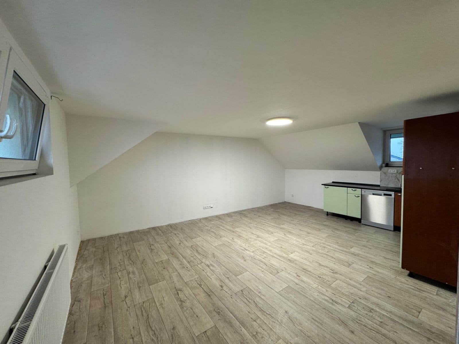 1 bedroom with open-plan kitchen flat to rent, 60 m², Štenclova, Dašice, Pardubický Region 1 bedroom with open-plan kitchen flat to rent, 60 m², Štenclova, Dašice, Pardubický Region