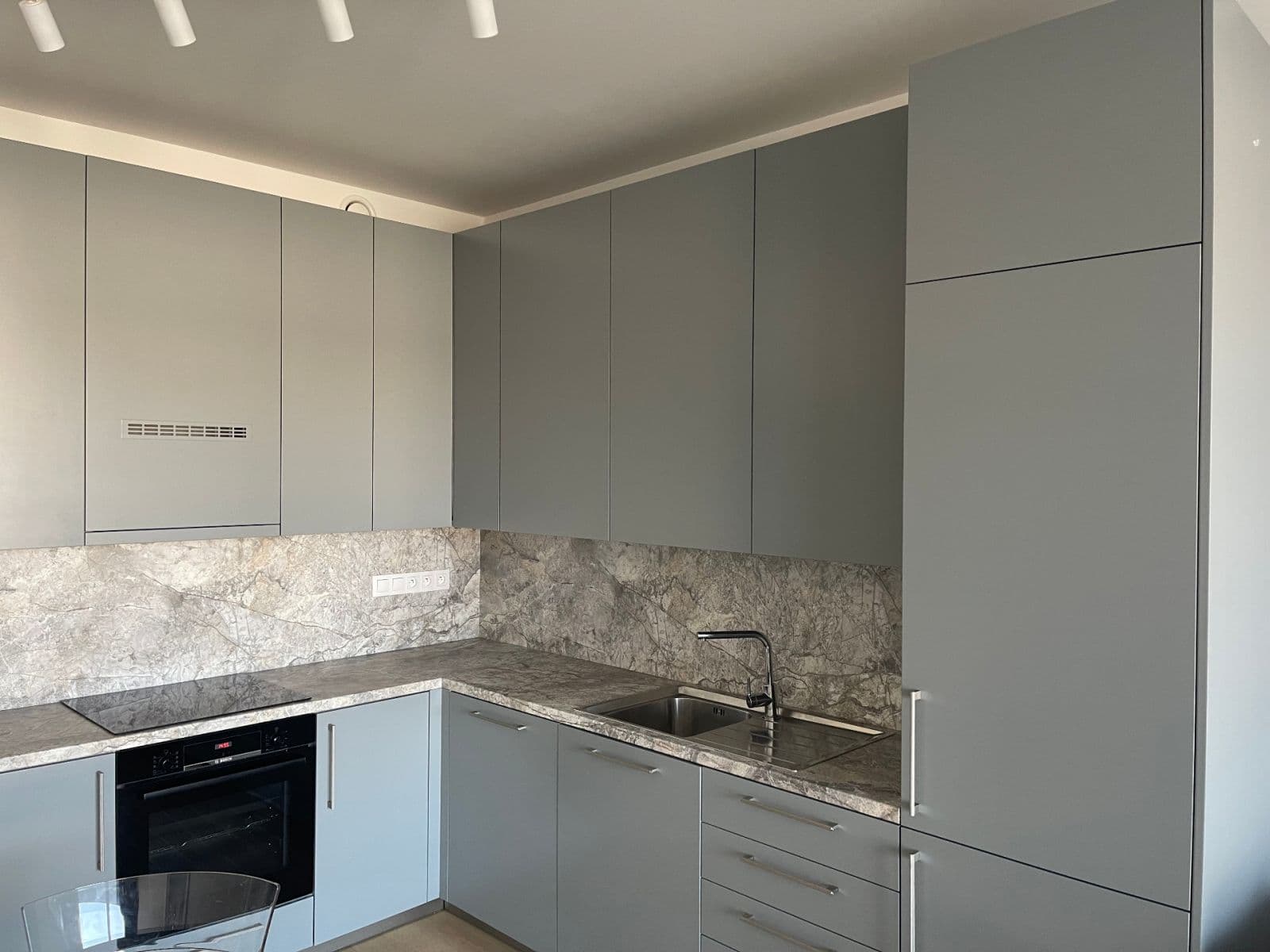 1 bedroom with open-plan kitchen flat to rent, 62 m², Jankovcova, Prague, Prague 1 bedroom with open-plan kitchen flat to rent, 62 m², Jankovcova, Prague, Prague