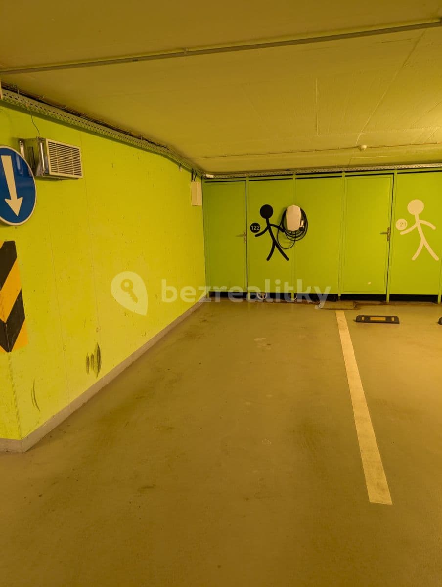 1 bedroom with open-plan kitchen flat to rent, 78 m², Šaldova, Prague, Prague 1 bedroom with open-plan kitchen flat to rent, 78 m², Šaldova, Prague, Prague