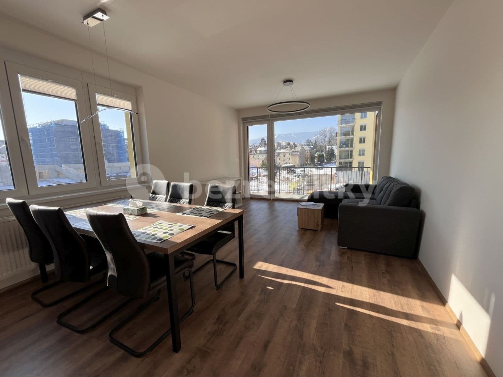 2 bedroom with open-plan kitchen flat to rent, 81 m², Švermova, Liberec, Liberecký Region 2 bedroom with open-plan kitchen flat to rent, 81 m², Švermova, Liberec, Liberecký Region