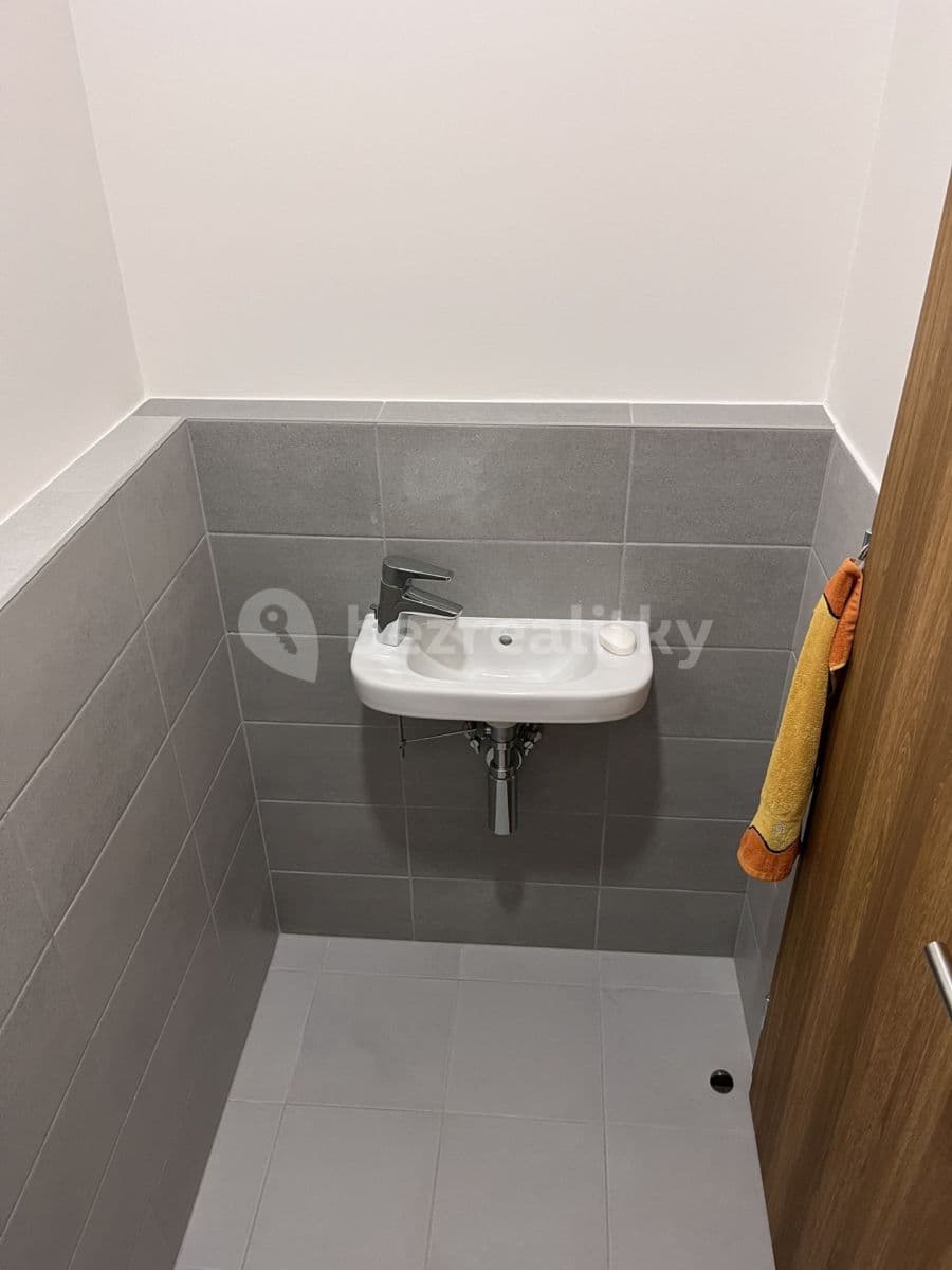 2 bedroom with open-plan kitchen flat to rent, 81 m², Švermova, Liberec, Liberecký Region 2 bedroom with open-plan kitchen flat to rent, 81 m², Švermova, Liberec, Liberecký Region