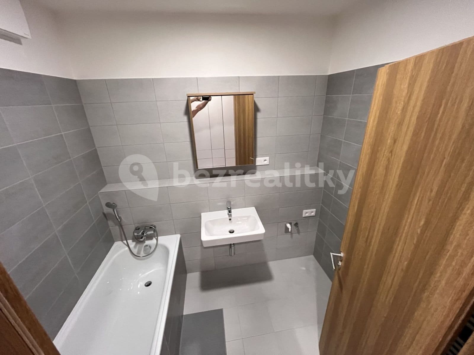 2 bedroom with open-plan kitchen flat to rent, 81 m², Švermova, Liberec, Liberecký Region 2 bedroom with open-plan kitchen flat to rent, 81 m², Švermova, Liberec, Liberecký Region