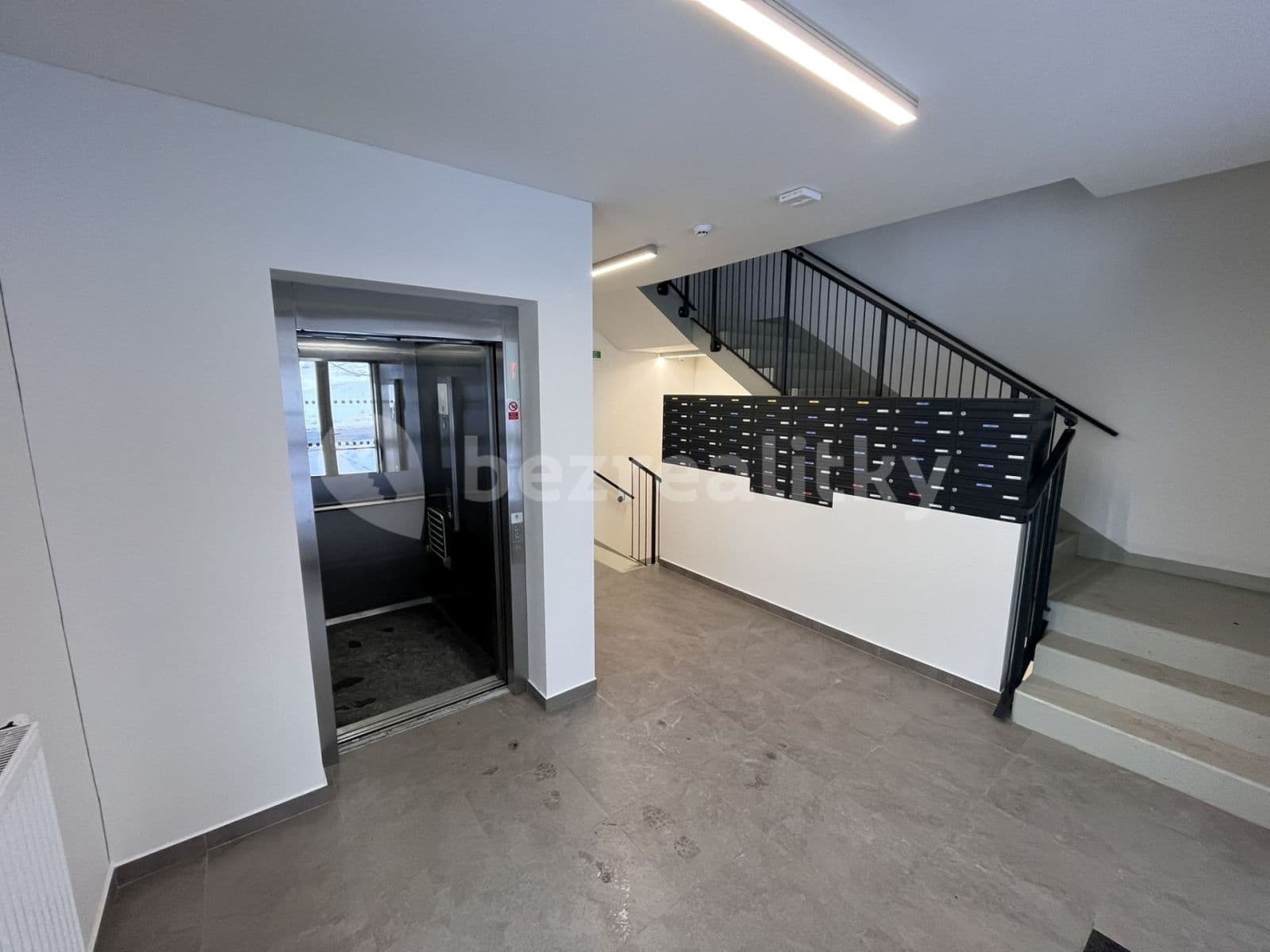 2 bedroom with open-plan kitchen flat to rent, 81 m², Švermova, Liberec, Liberecký Region 2 bedroom with open-plan kitchen flat to rent, 81 m², Švermova, Liberec, Liberecký Region