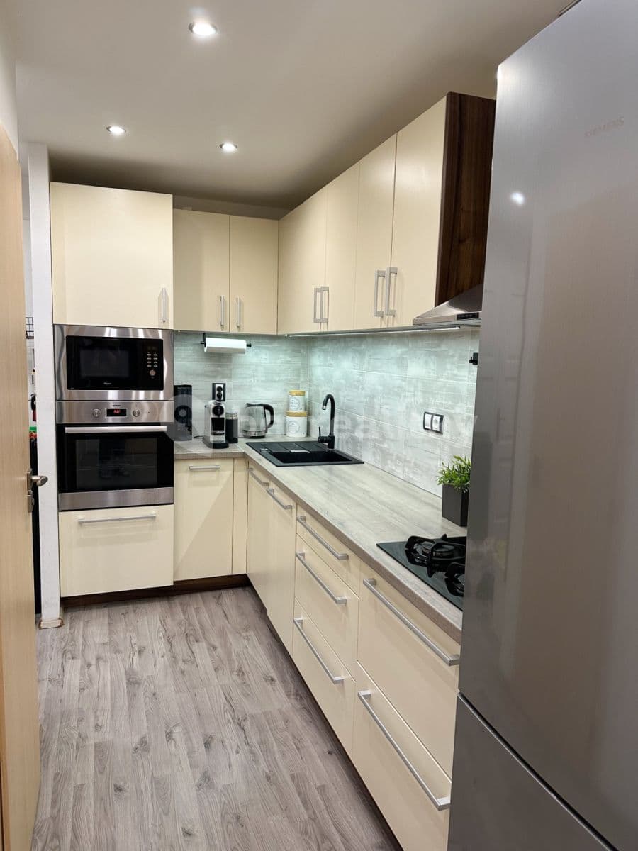 1 bedroom with open-plan kitchen flat to rent, 53 m², Janovského, Prague, Prague 1 bedroom with open-plan kitchen flat to rent, 53 m², Janovského, Prague, Prague