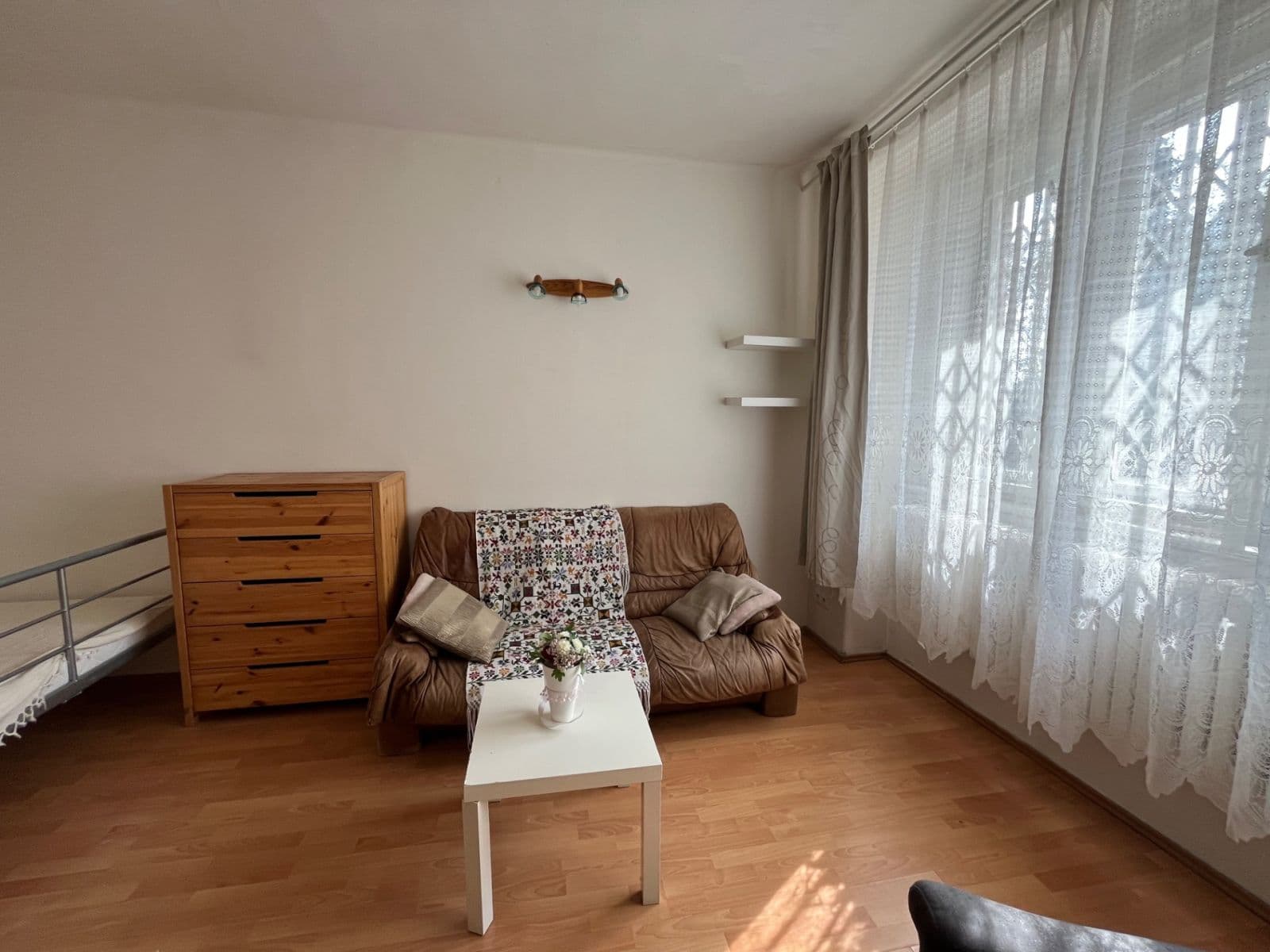 Studio flat to rent, 35 m², Kouřimská, Prague, Prague Studio flat to rent, 35 m², Kouřimská, Prague, Prague