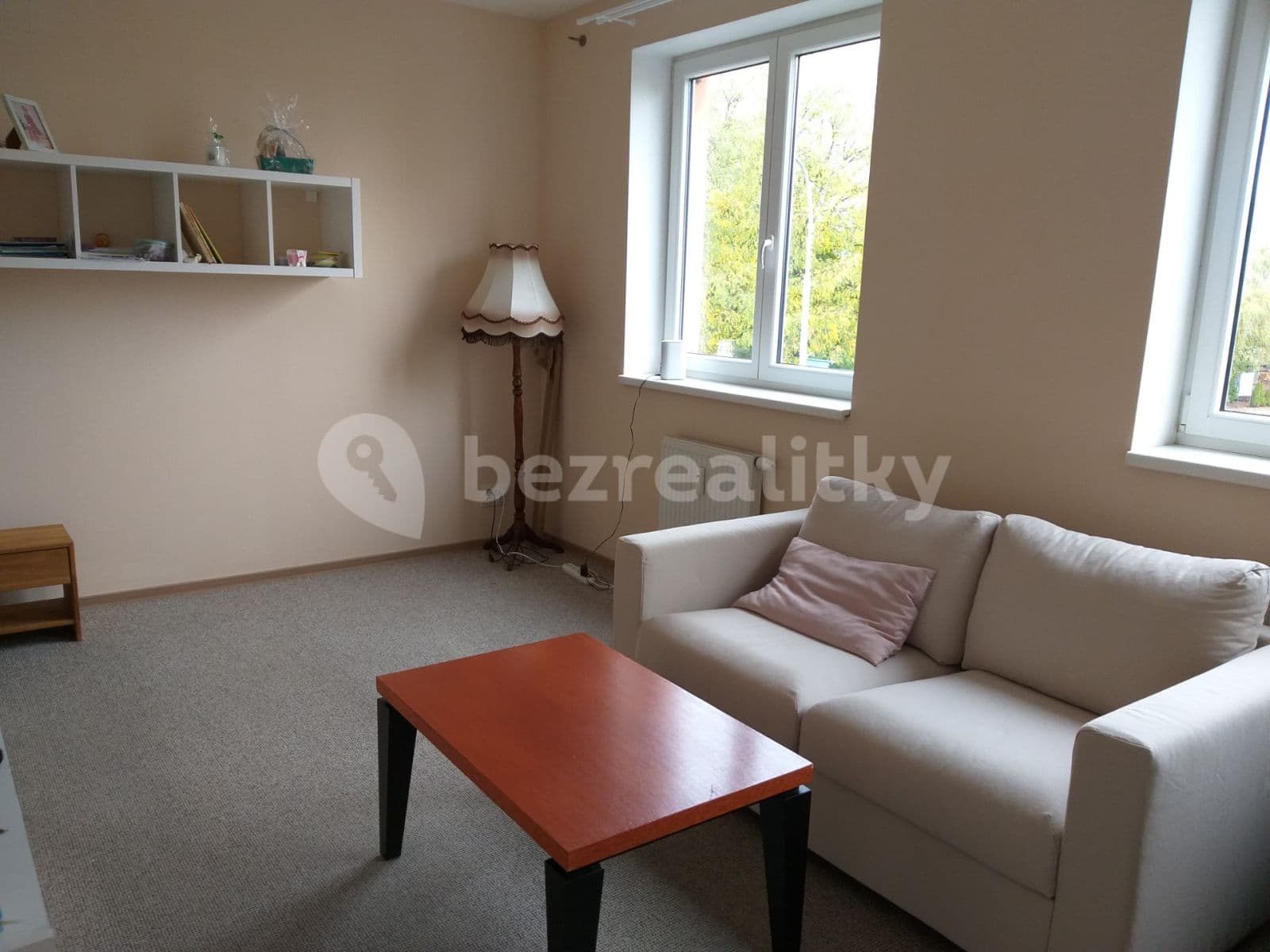 Studio flat to rent, 27 m², Komenského, Šestajovice, Středočeský Region Studio flat to rent, 27 m², Komenského, Šestajovice, Středočeský Region