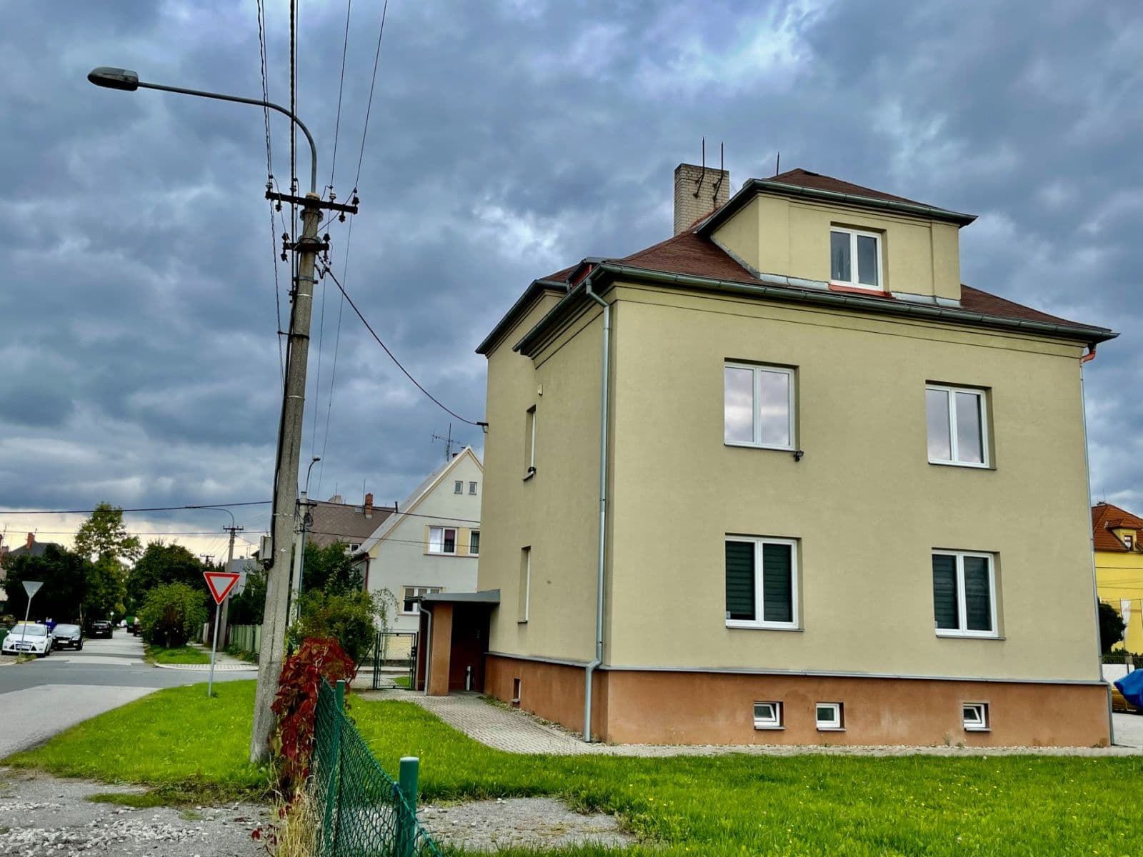 1 bedroom with open-plan kitchen flat to rent, 71 m², Rostislavova, Ostrava, Moravskoslezský Region 1 bedroom with open-plan kitchen flat to rent, 71 m², Rostislavova, Ostrava, Moravskoslezský Region