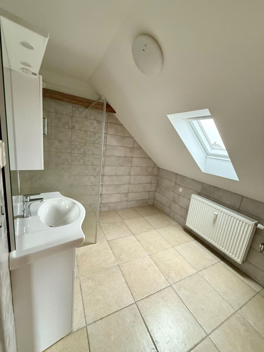 1 bedroom with open-plan kitchen flat to rent, 71 m², Rostislavova, Ostrava, Moravskoslezský Region 1 bedroom with open-plan kitchen flat to rent, 71 m², Rostislavova, Ostrava, Moravskoslezský Region