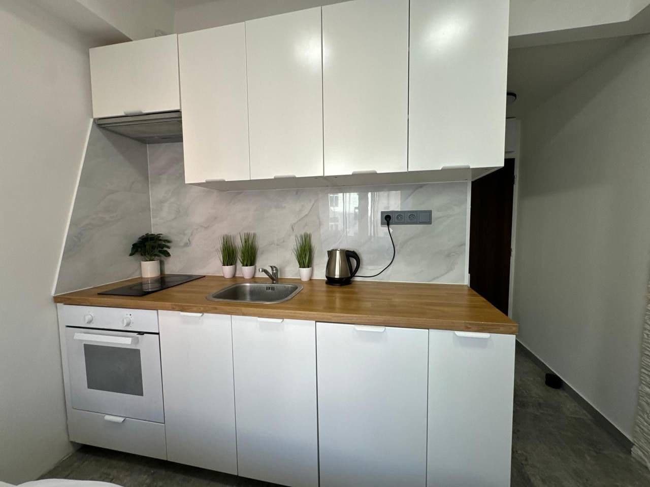 Studio flat to rent, 17 m², Sokolská, Prague, Prague Studio flat to rent, 17 m², Sokolská, Prague, Prague