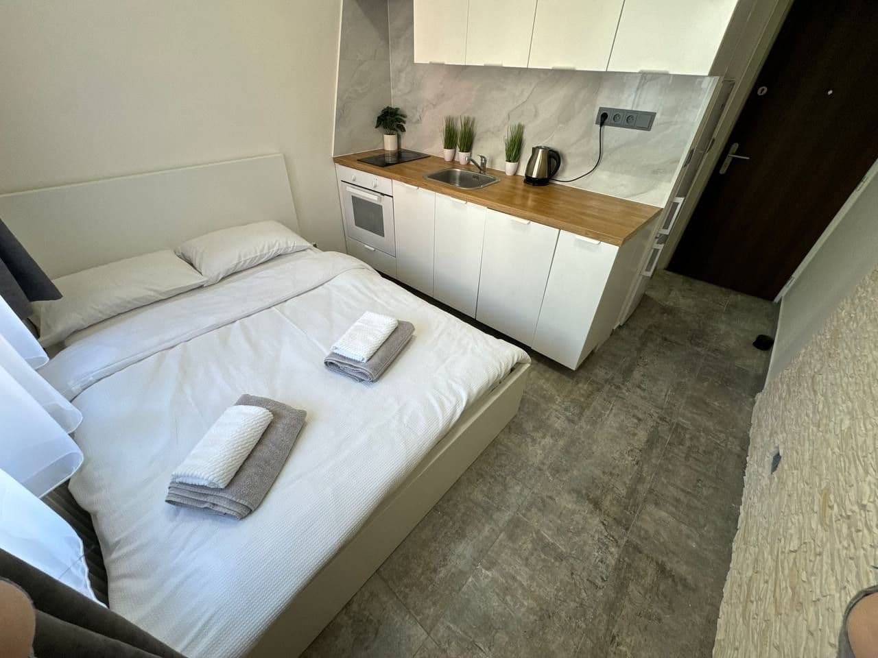 Studio flat to rent, 17 m², Sokolská, Prague, Prague Studio flat to rent, 17 m², Sokolská, Prague, Prague